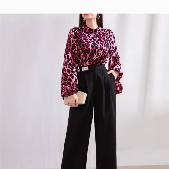 PINK LEOPARD PRINT BISHOP SLEEVE BLOUSE - Picture 3 of 6